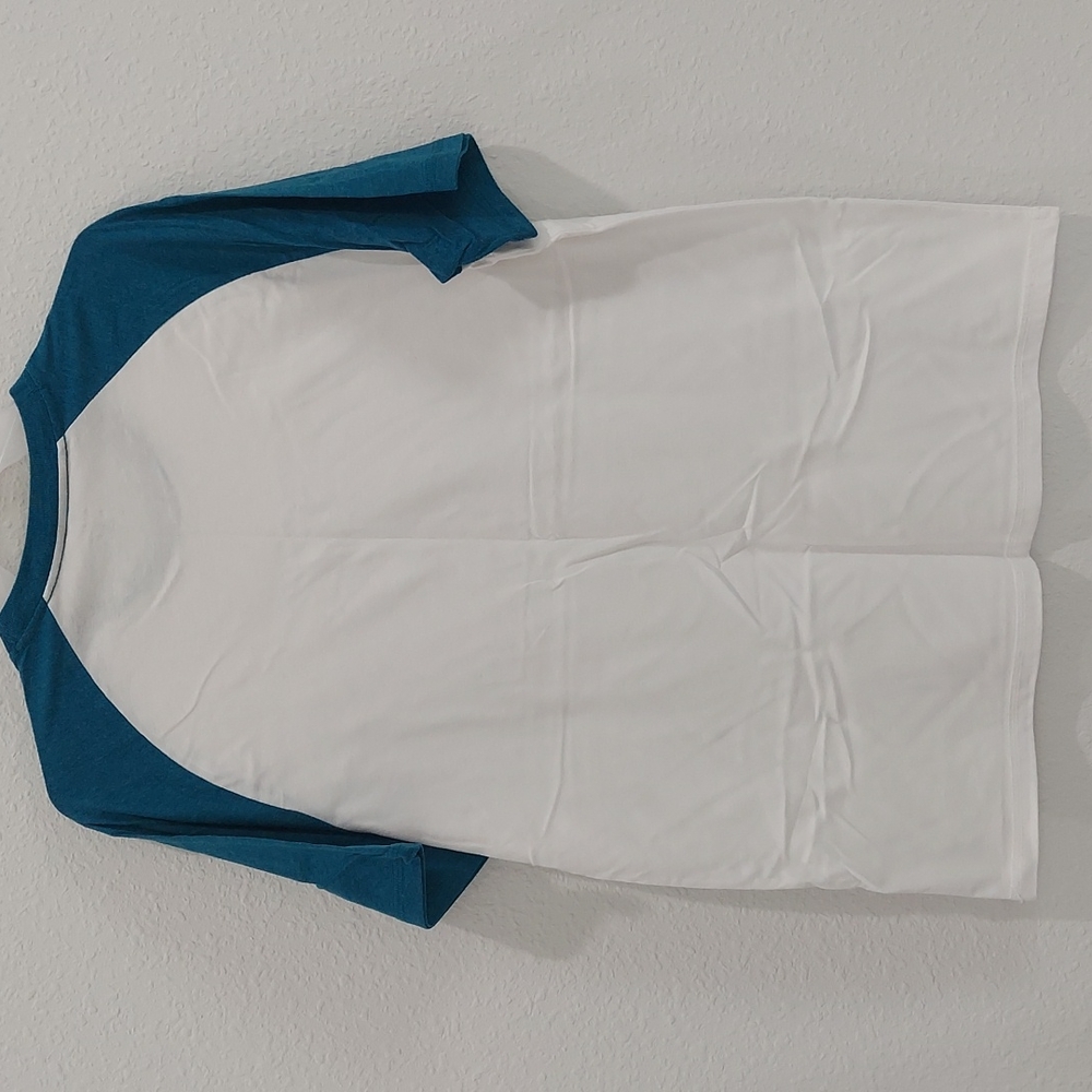 Old Navy Color-Block Raglan T-Shirt - Picture 4 of 4